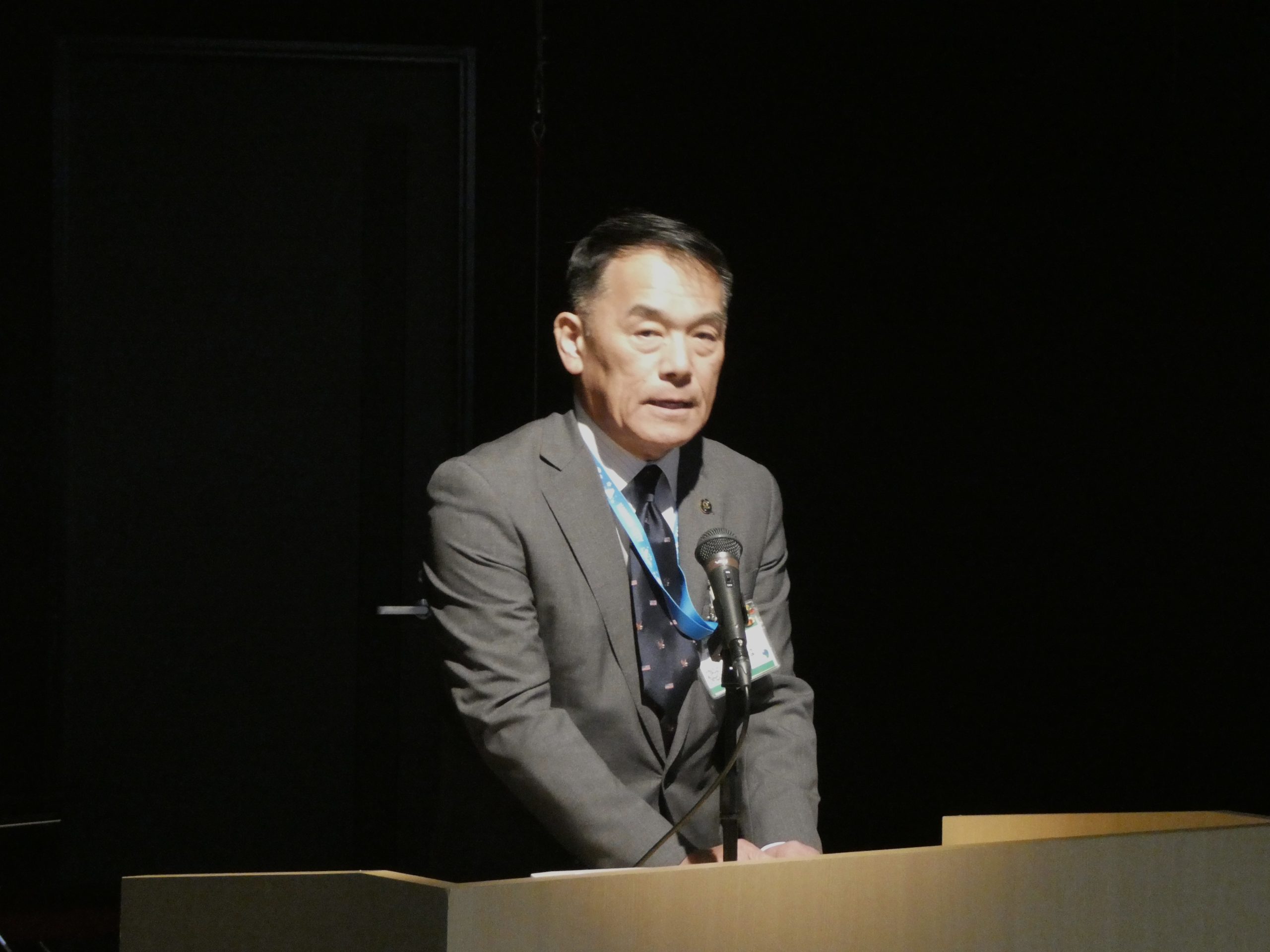 唐津市長 峰達郎氏の写真